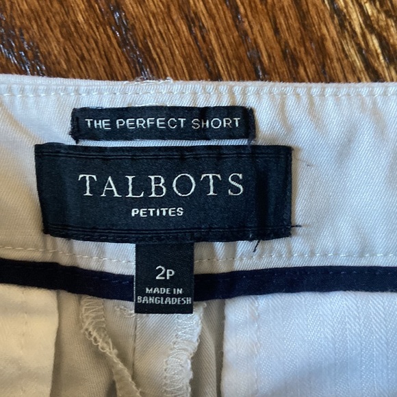 Petite women’s shorts! - Picture 5 of 6